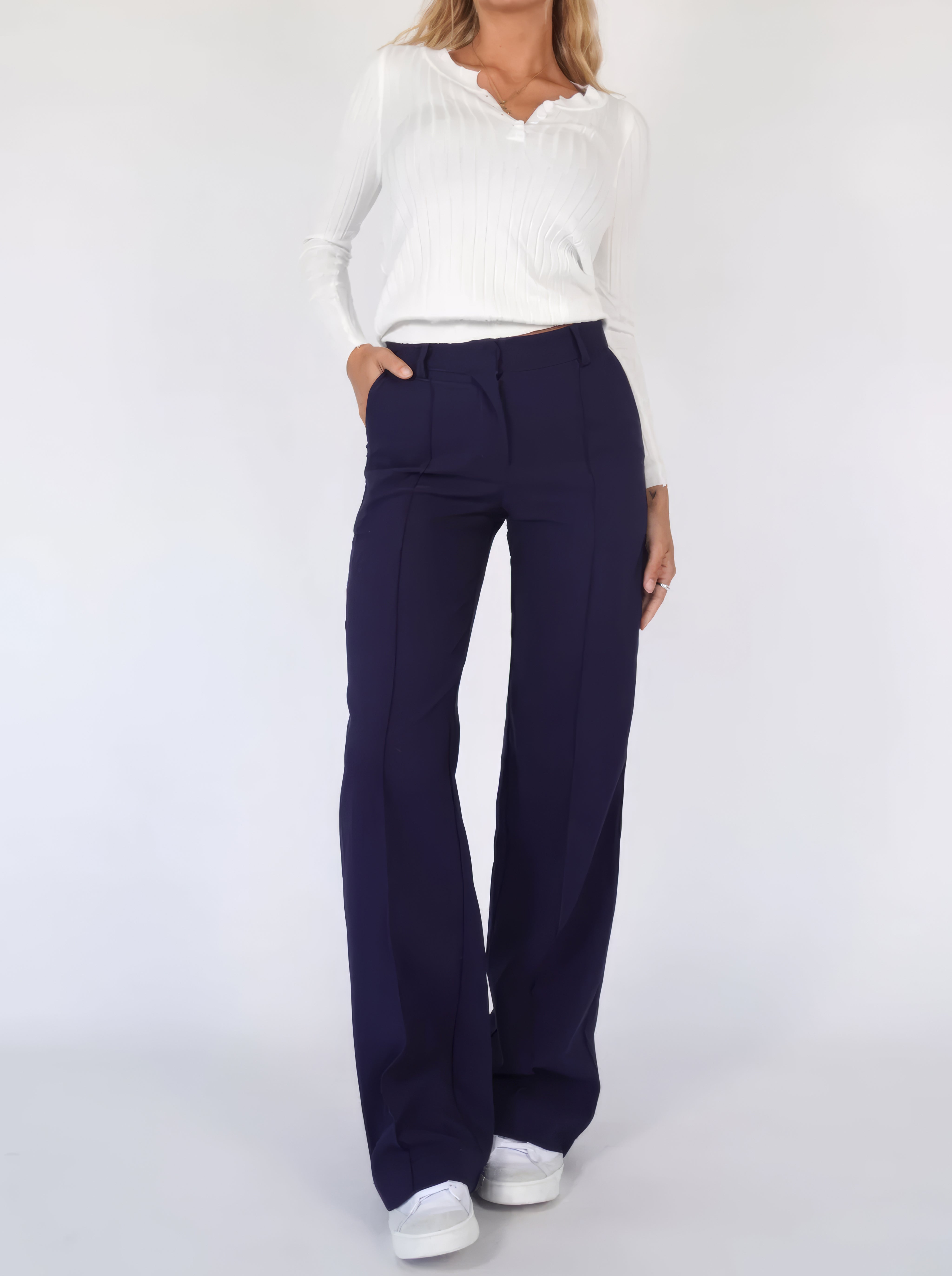 Elegant wide trousers