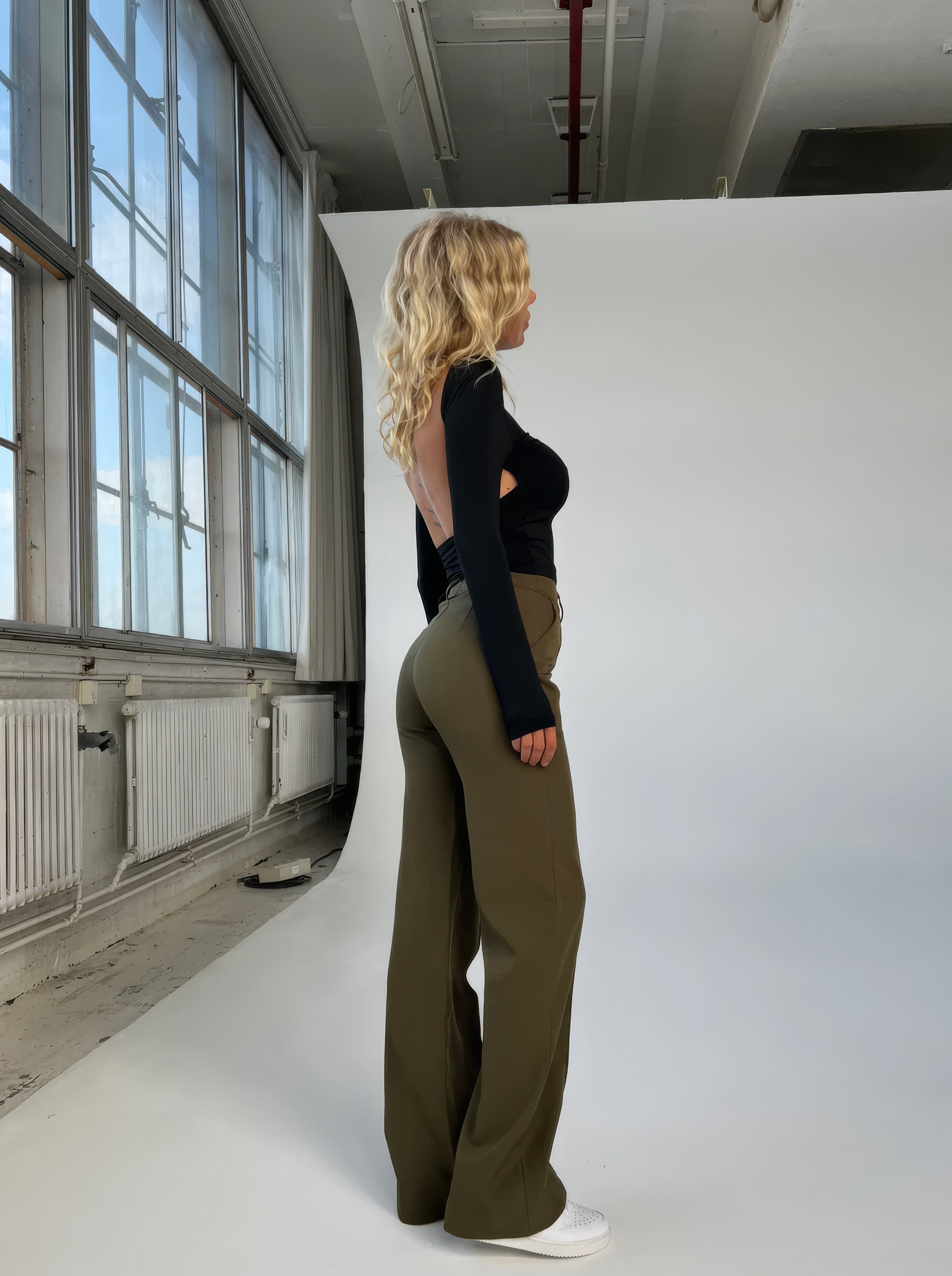 Elegant wide trousers