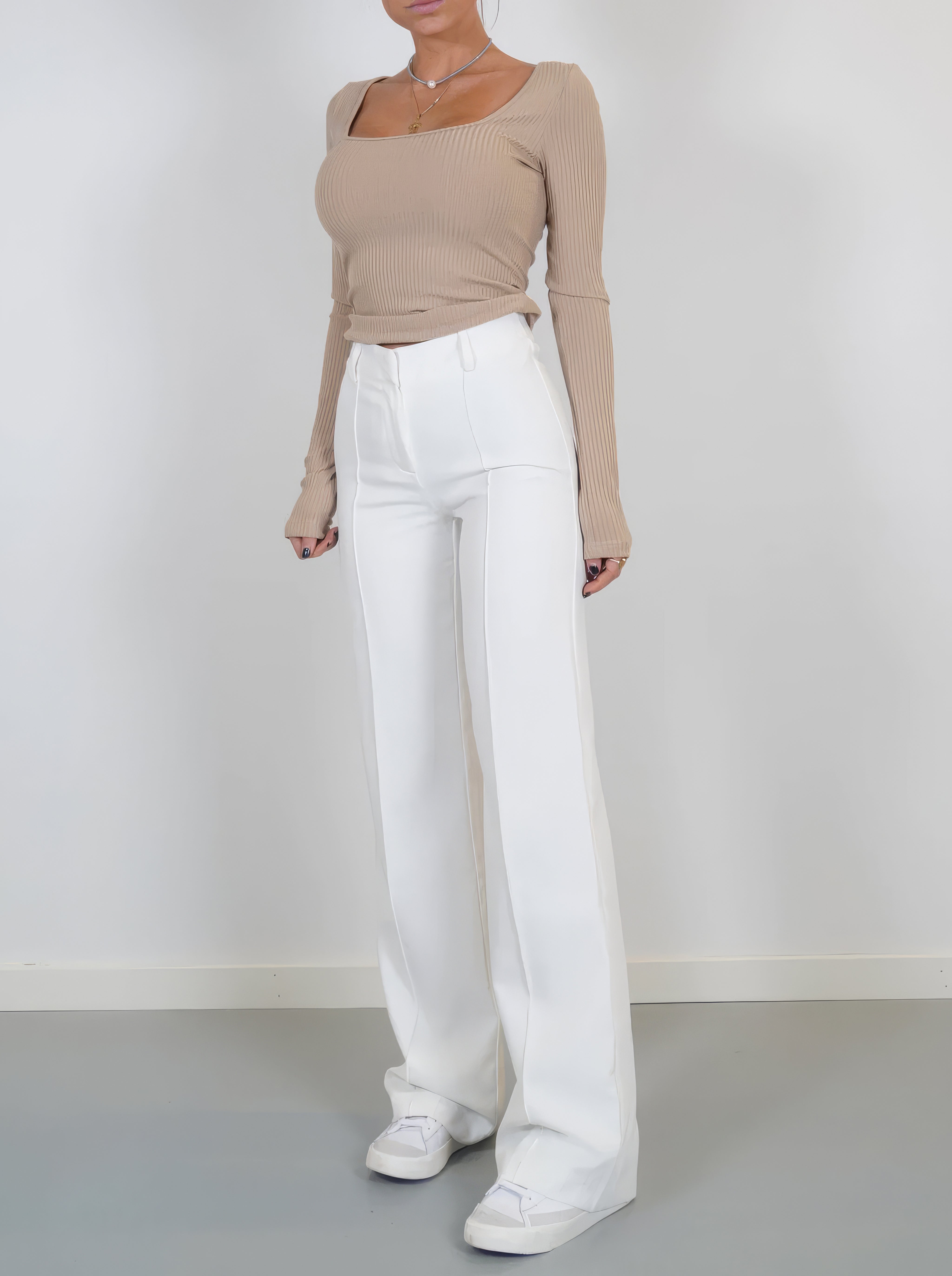 Elegant wide trousers