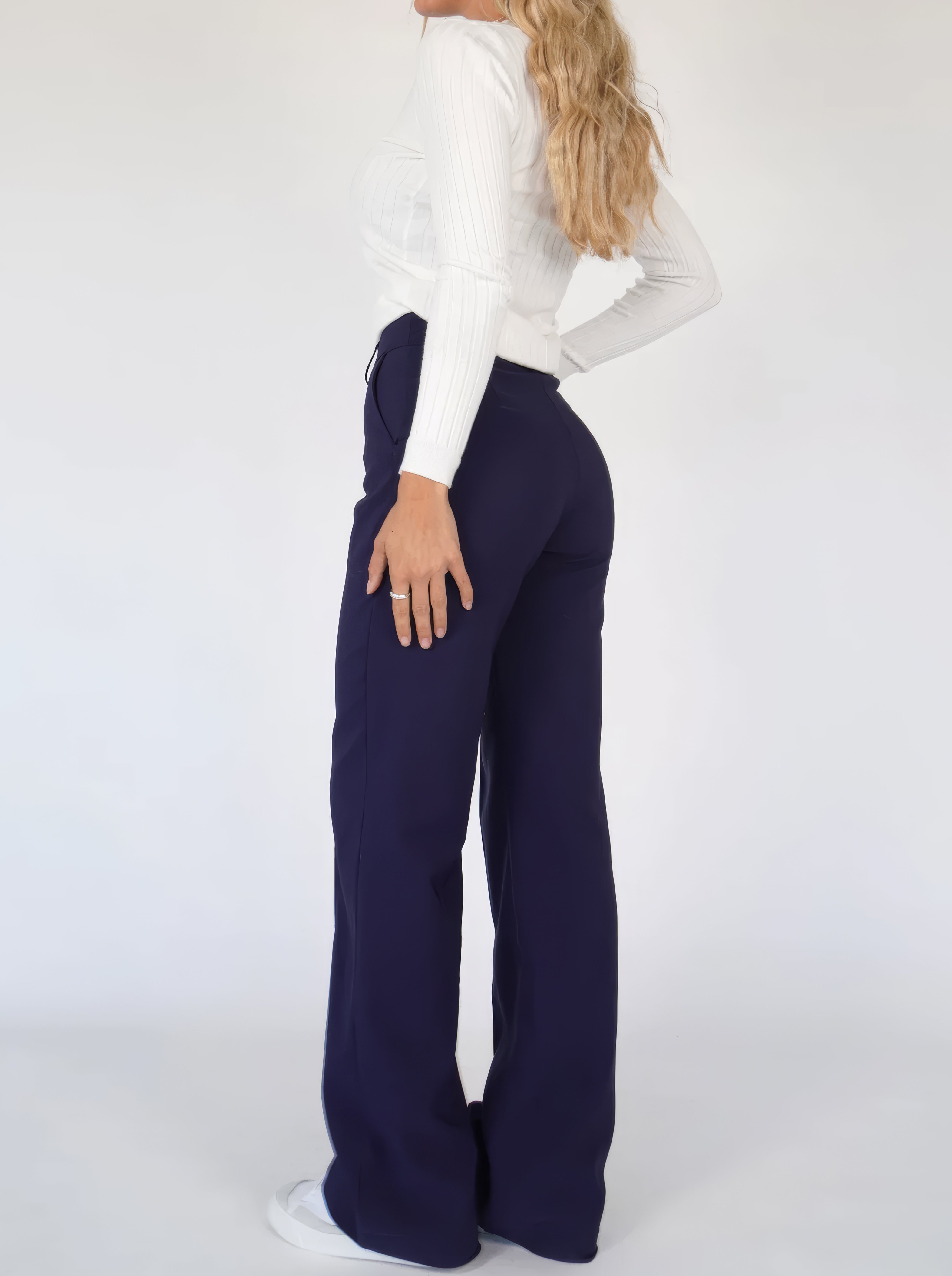 Elegant wide trousers