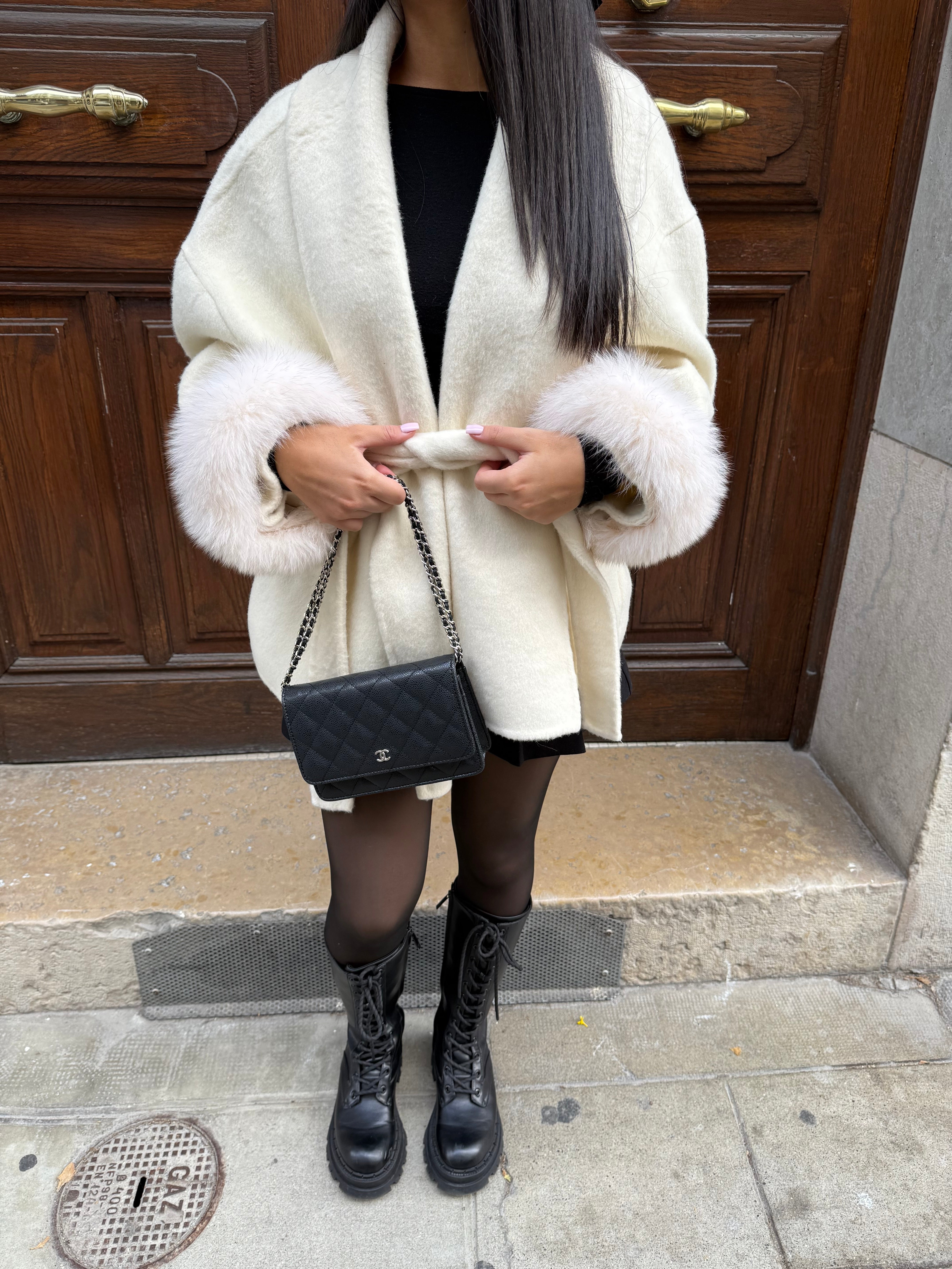 CASHMERE TRENCH COAT WITH LUXURY FUR DETAILS